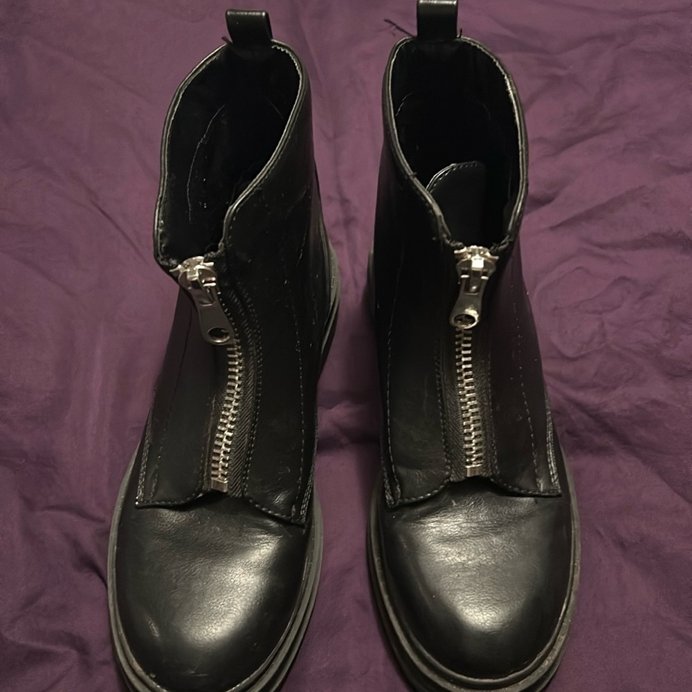 Indigo rd black zip up boots size 6